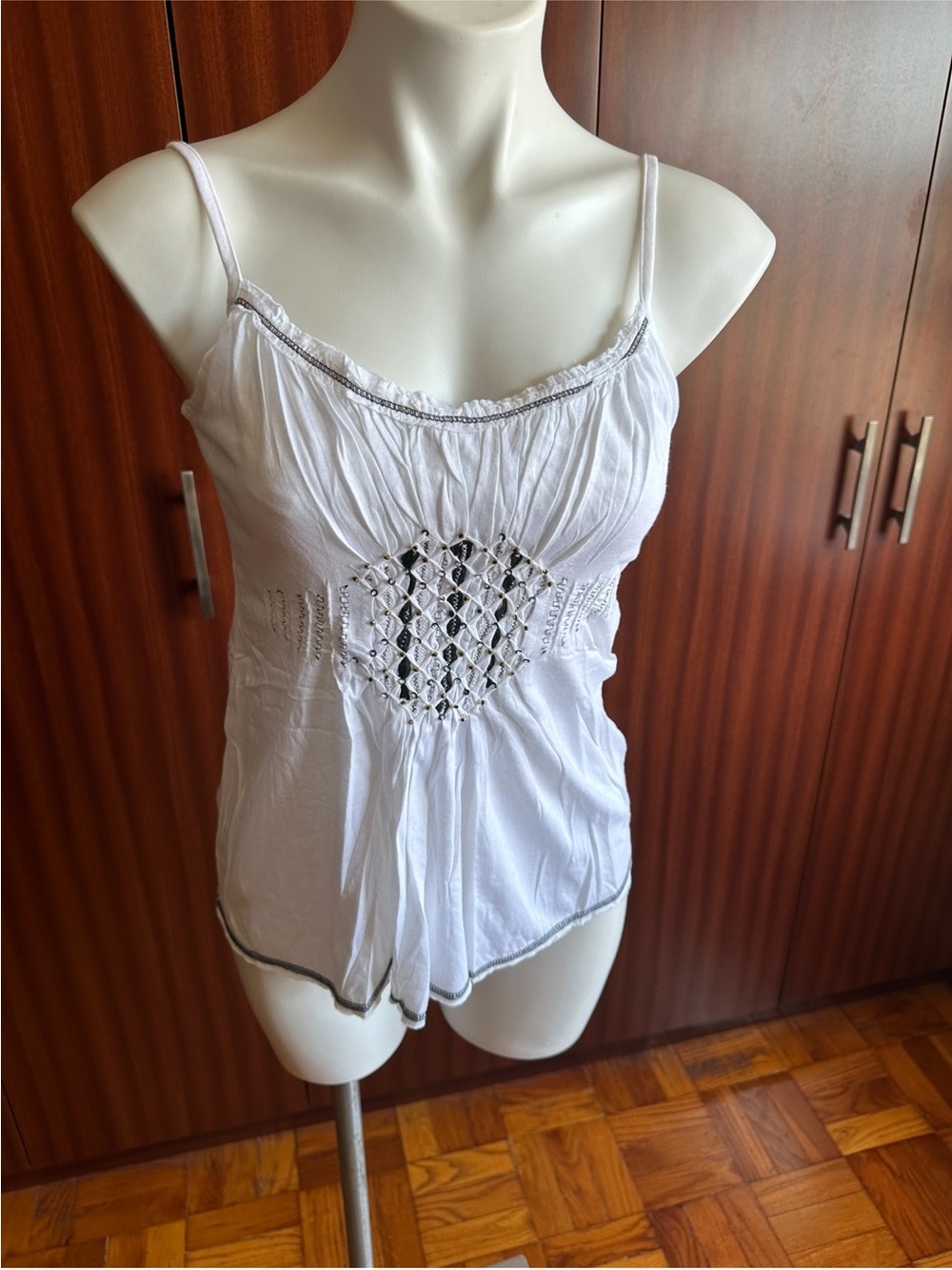 NWT Cynthia Steffe tank top with black geometric embroidery s L Cotton. Macau